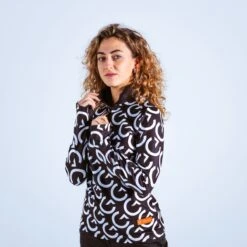 Gareth & Lucas Skipully The Twenty-Four - Dames XS - 100% Gerecycled Polyester - Midlayer Sportshirt - Wintersport 7 Gareth & Lucas Skipully The Twenty-Four - Dames XS - 100% Gerecycled Polyester - Midlayer Sportshirt - Wintersport -Ski Gemeenschap 1200x1200 39