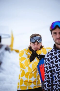 Gareth & Lucas Skipully The Six - Heren M - 100% Gerecycled Polyester - Midlayer Sportshirt - Wintersport 17 Gareth & Lucas Skipully The Six - Heren M - 100% Gerecycled Polyester - Midlayer Sportshirt - Wintersport -Ski Gemeenschap 800x1200 25